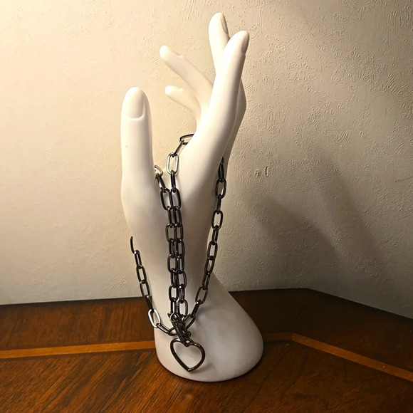 Hollow Heart Pendant Necklace Gun Black OT Buckle Chain, Minimalist - Picture 3 of 5